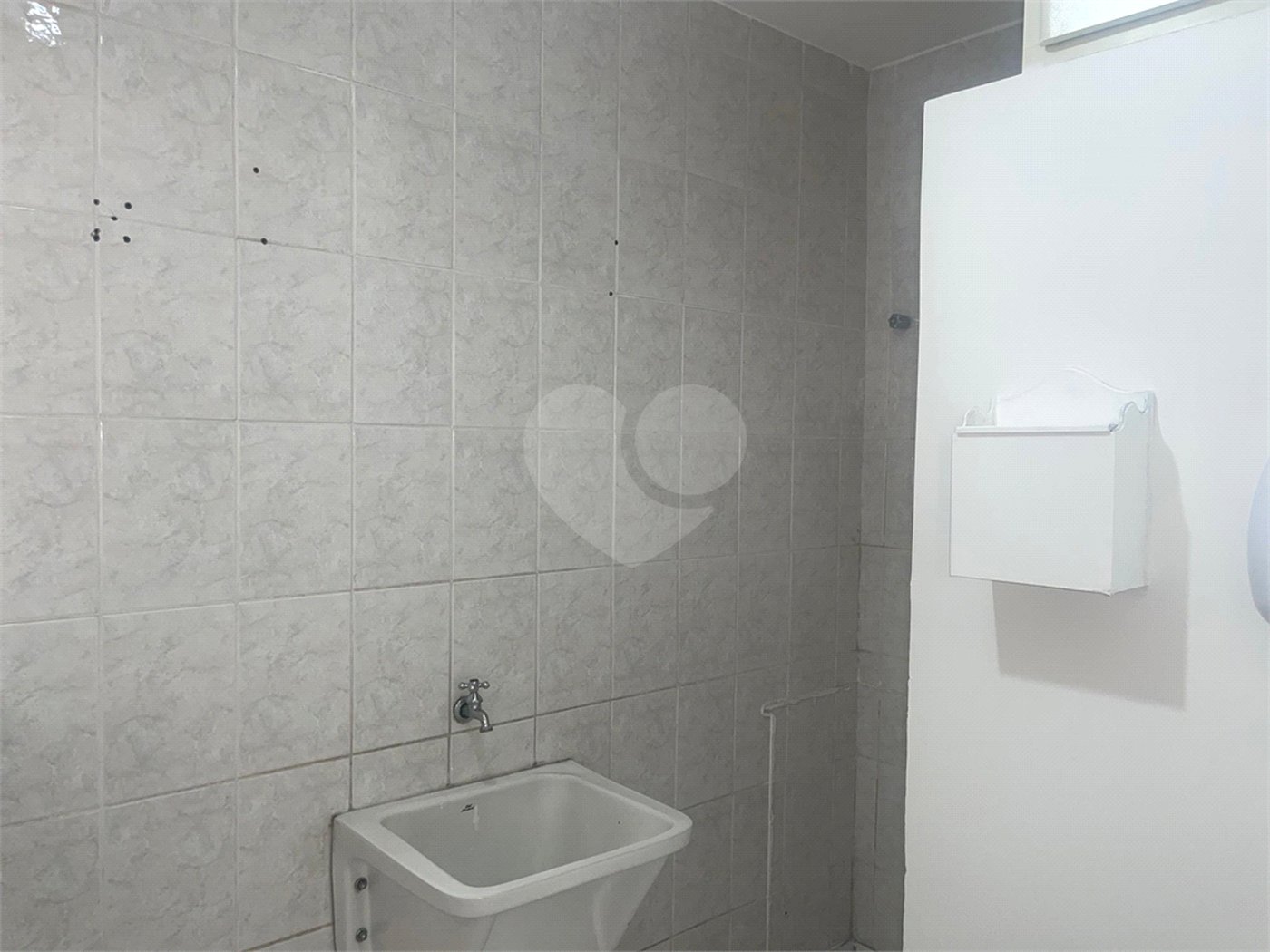 Casa à venda com 3 quartos, sendo 1 suíte,  no condomínio Vilagio Viccino, São Paulo - SP