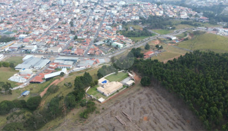 Casa à venda com 4 suítes no Centro, Extrema, MG