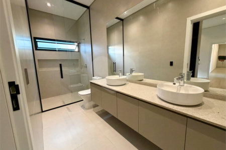 Casa à venda com 4 suítes no condomínio Terras de Santa Tereza, Itupeva - SP