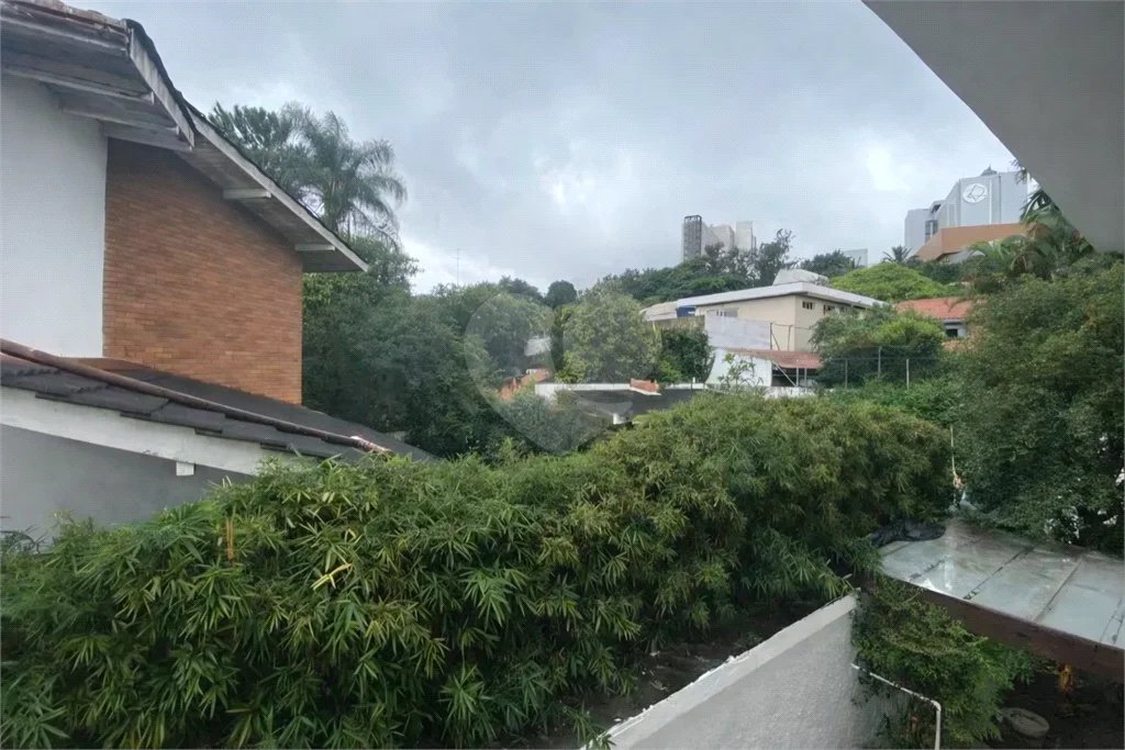 Sobrado à venda ou para alugar com 4 suítes em MORUMBI, São Paulo, SP