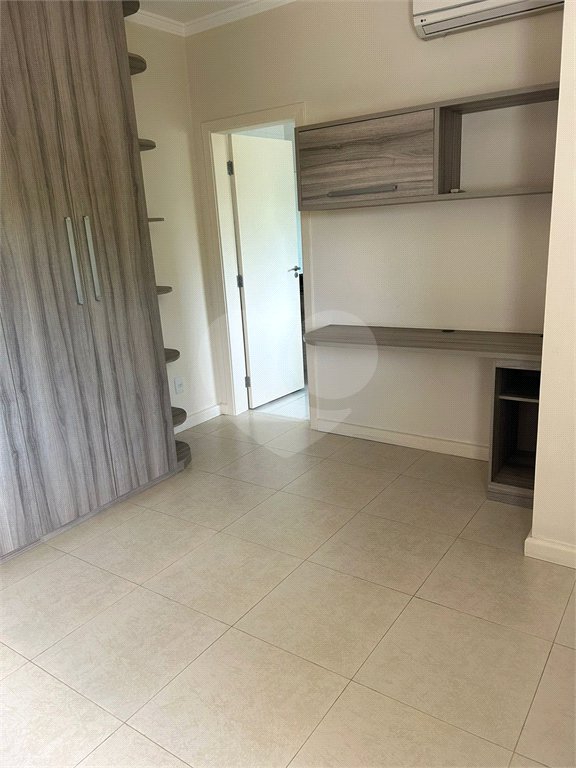 Casa à venda com 3 suítes no condomínio Terras de São Francisco, Vinhedo - SP