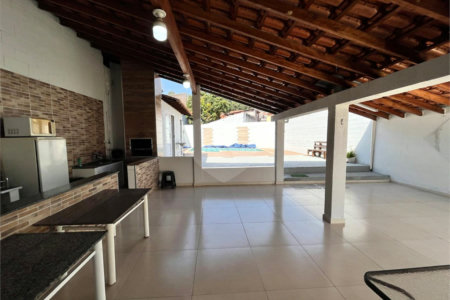 Casa à venda com 2 quartos em Vila Jeriva, Várzea Paulista, SP