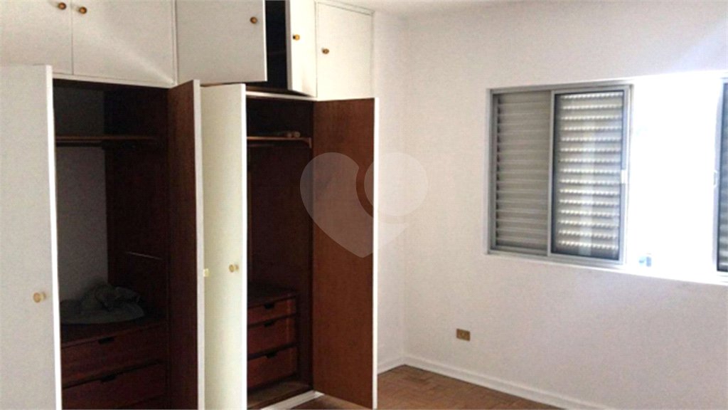 Sobrado à venda com 3 quartos em Horto, São Paulo, SP