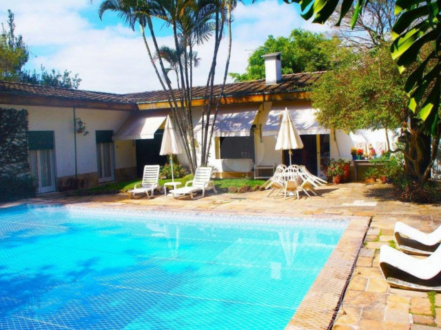 Casa Térrea à venda com 4 quartos, sendo 2 suítes,  em Jardim Cordeiro, São Paulo, SP