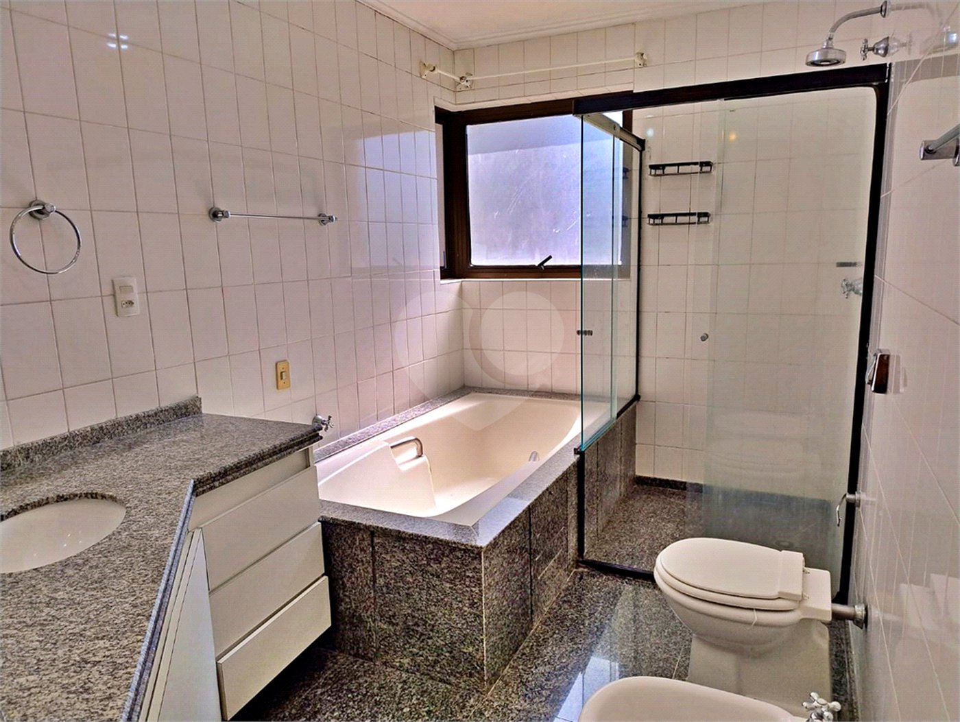 Apartamento à venda com 4 quartos, sendo 2 suítes,  em Indianópolis, São Paulo, SP