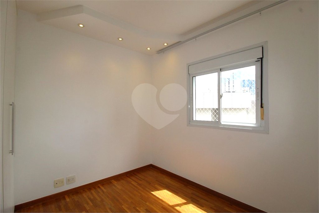 Apartamento à venda com 3 quartos, sendo 1 suíte,  em Vila Olímpia, São Paulo, SP