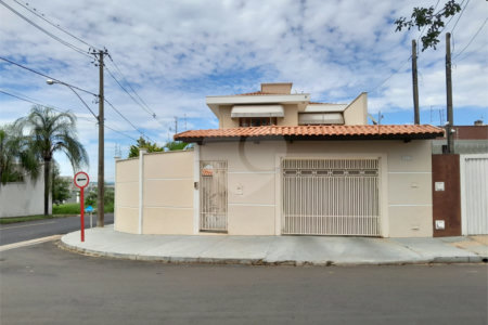 Casa para venda no Planalto Paraíso.