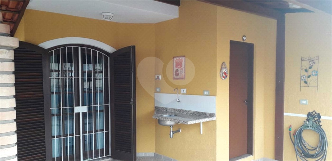 Casa à venda com 3 quartos, sendo 1 suíte, em Vila Gustavo, São Paulo, SP