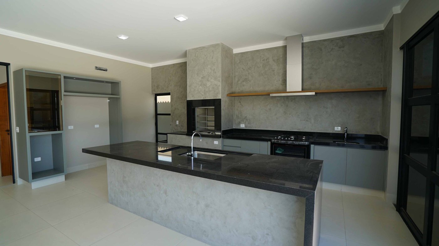 Casa à venda com 4 suítes no condomínio Gramado Park Residencial, Álvares Machado - SP
