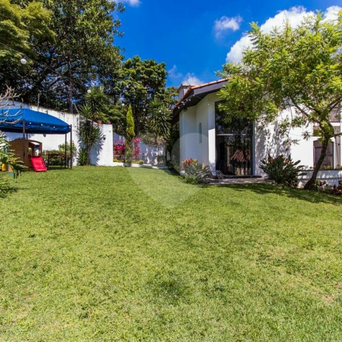 Casa à venda com 4 suítes em Jardim Marajoara, São Paulo, SP