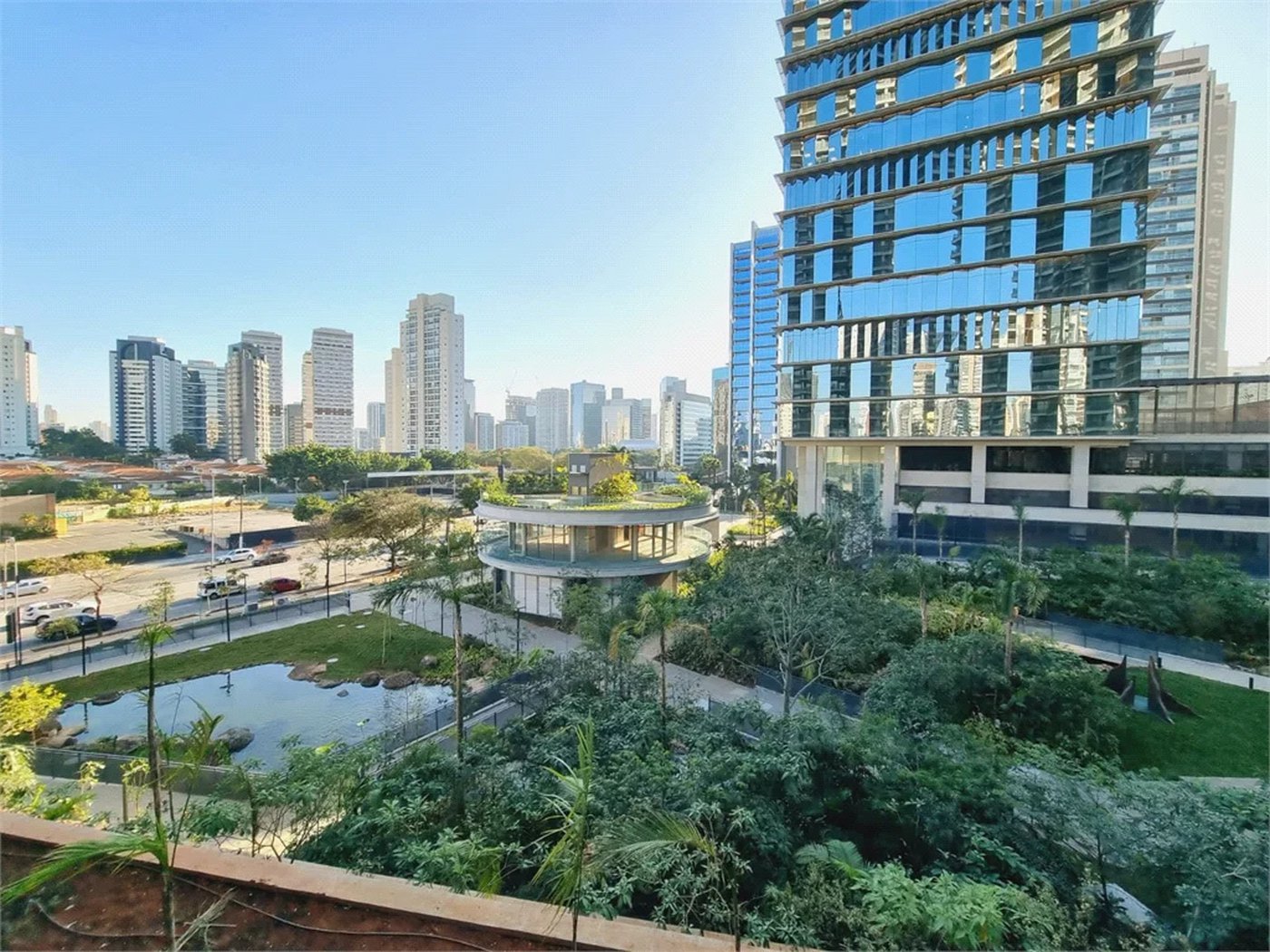 Apartamento à venda ou para alugar com 3 quartos, sendo 1 suíte,  em Jardim das Acácias, São Paulo, SP