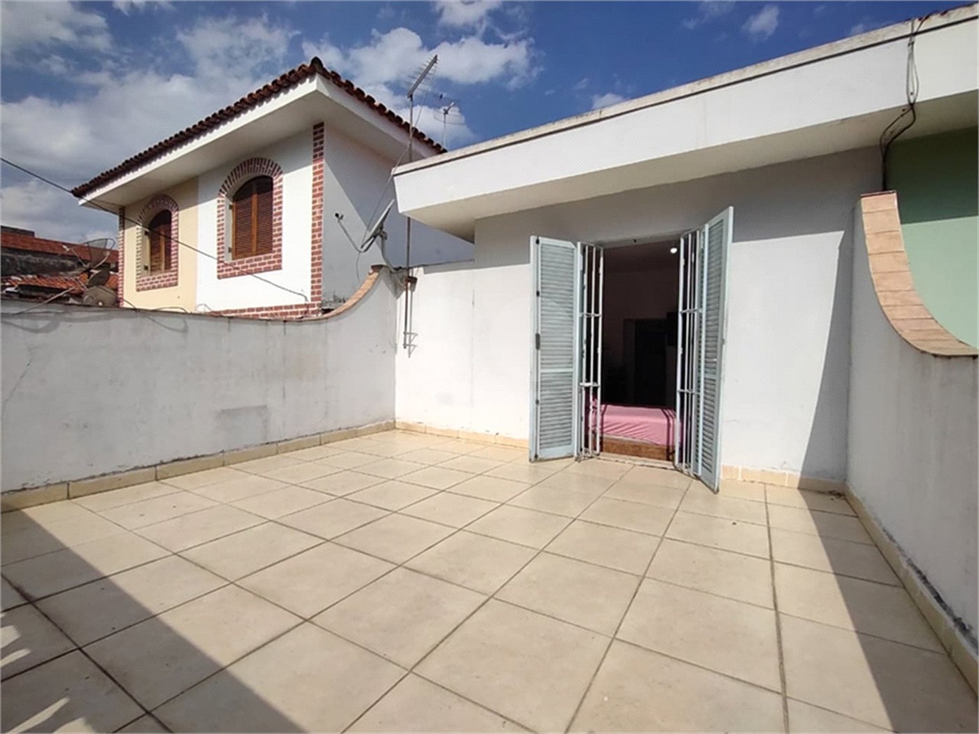 Casa à venda com 3 quartos, sendo 1 suíte, em Vila Mazzei, São Paulo, SP