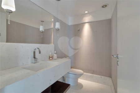 Apartamento à venda com 4 suítes em Campo Belo, São Paulo, SP