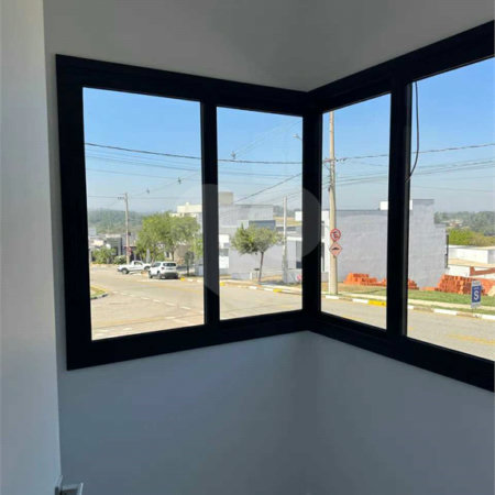 Casa à venda com 3 quartos, sendo 1 suíte,  no condomínio Terras de São Francisco, Sorocaba - SP