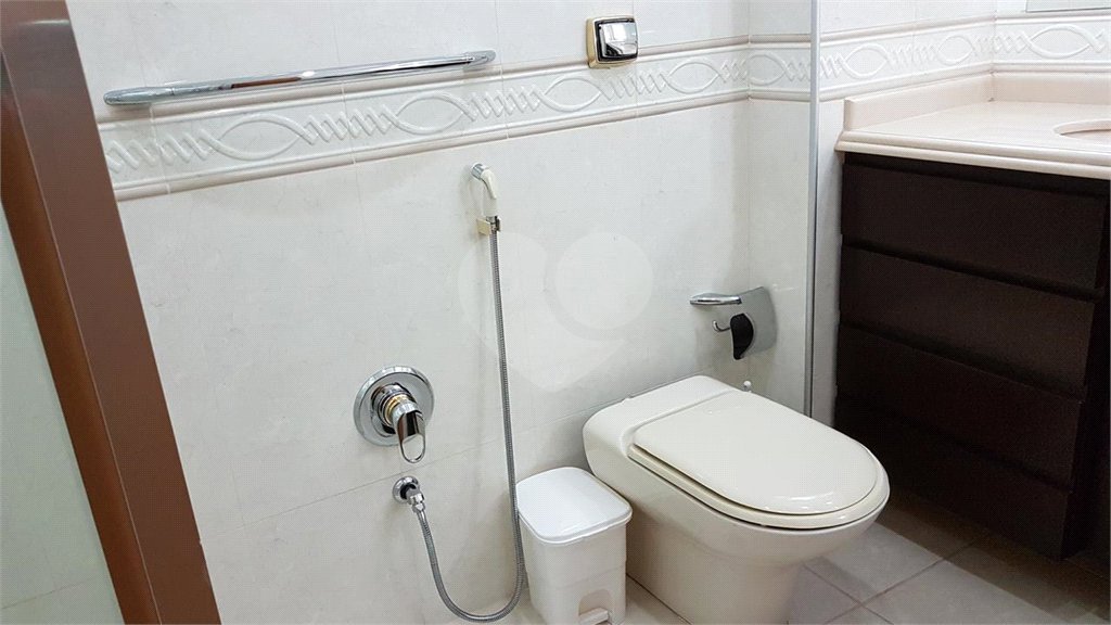 Apartamento à venda com 3 quartos, sendo 1 suíte, em Alto da Lapa, São Paulo, SP