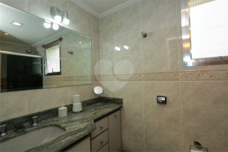 Apartamento à venda com 4 quartos, sendo 1 suíte, em Alto da Boa Vista, São Paulo, SP
