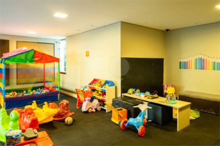 Apartamento à venda com 3 quartos, sendo 1 suíte, em Moema, São Paulo, SP