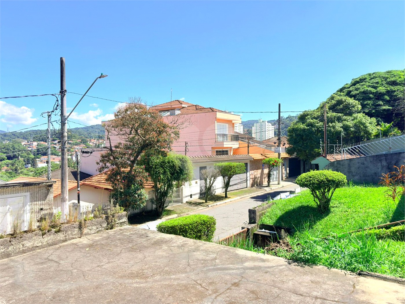 Casa Térrea à venda com 3 quartos, sendo 1 suíte, em Jardim Floresta, São Paulo, SP