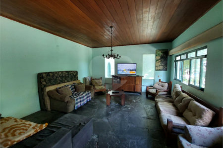 Casa à venda com 5 quartos, sendo 1 suíte, em Eldorado, São Paulo, SP