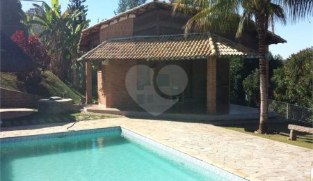 Casa à venda ou para alugar com 4 suítes no condomínio Residencial Vale das Laranjeiras, Indaiatuba - SP