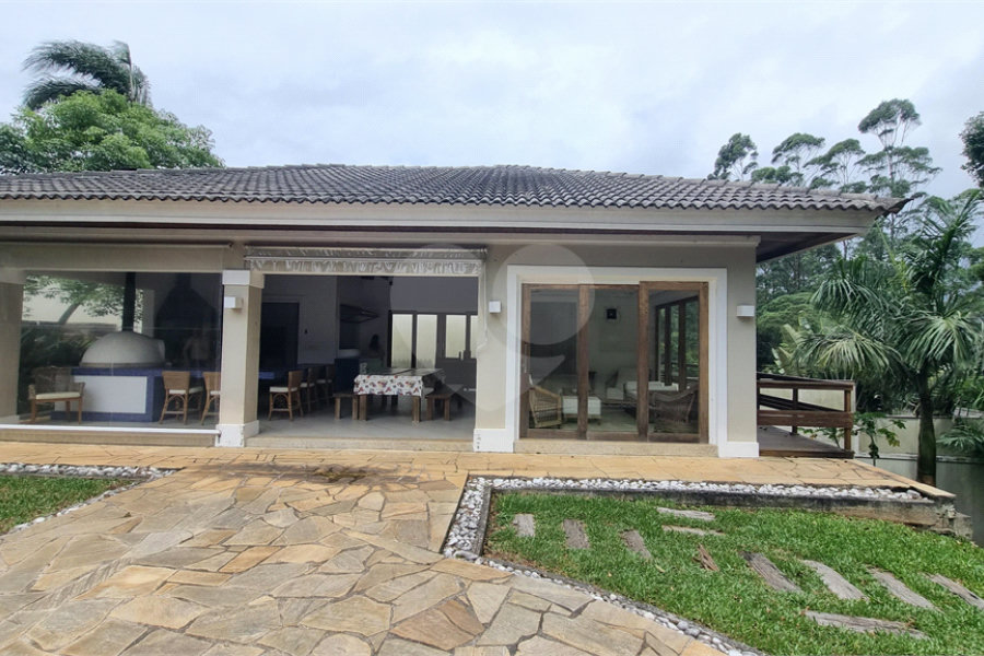 Casa à venda ou para alugar com 5 suítes em Serra da Cantareira, Mairiporã, SP