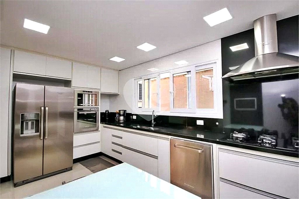 Casa à venda com 4 quartos, sendo 3 suítes,  no condomínio Itatinga 1, São Paulo - SP