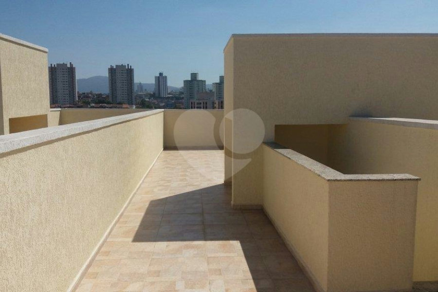 Sobrado à venda com 3 suítes em Vila Romero, São Paulo, SP