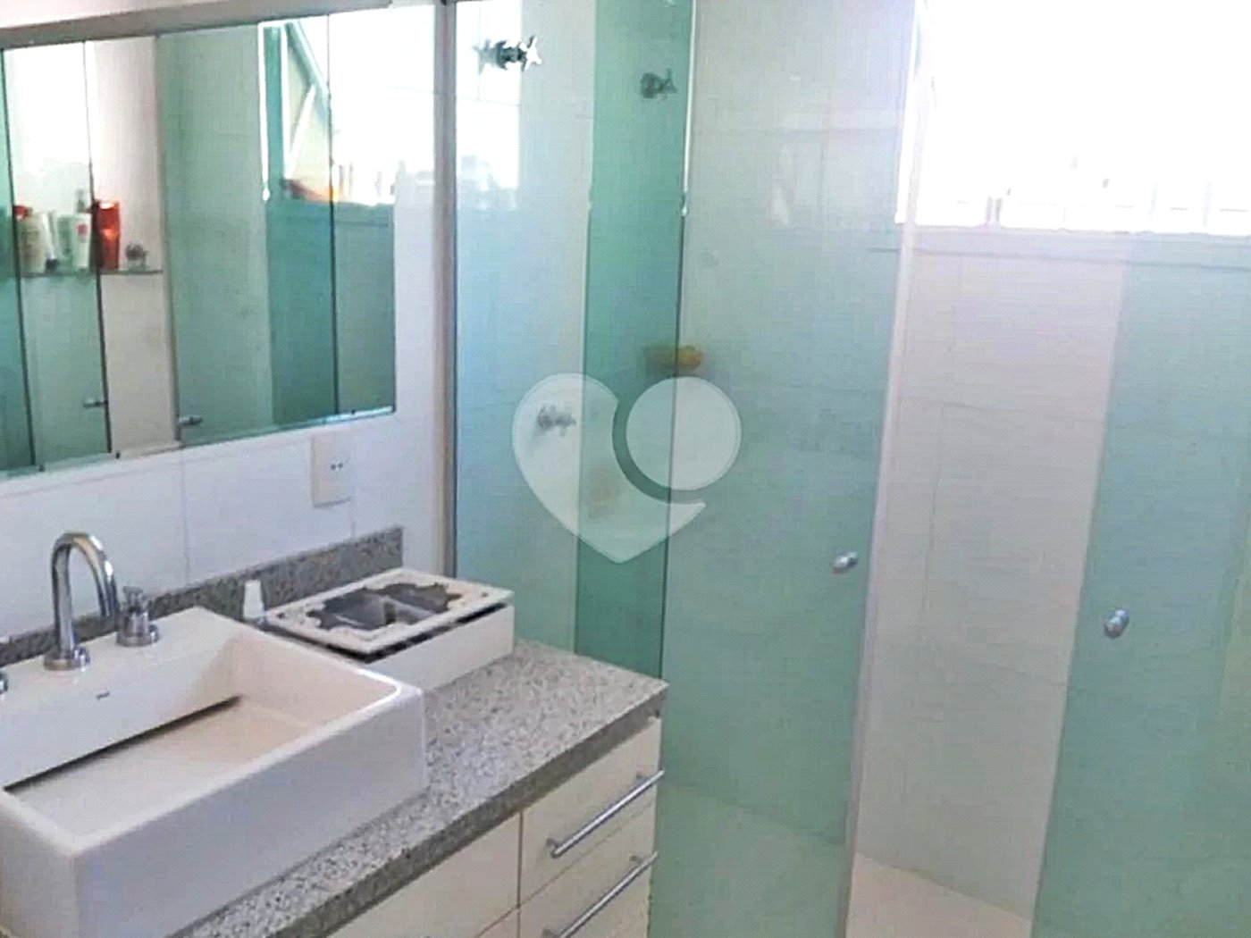 Casa à venda com 4 quartos, sendo 3 suítes, em Santana, São Paulo, SP