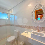 Casa à venda com 3 suítes no condomínio Figueira Garden, Atibaia - SP