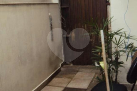 Sobrado à venda com 3 quartos, sendo 1 suíte,  em Jardim Pinheiros, São Paulo, SP