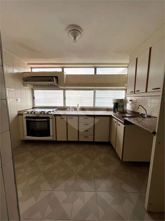 Apartamento à venda com 3 quartos, sendo 1 suíte, em Itaim Bibi, São Paulo, SP