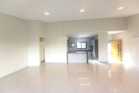 Casa à venda com 4 suítes no condomínio Estância Marambaia, Vinhedo - SP