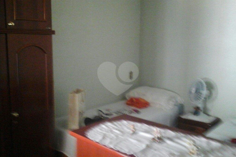 Casa de Vila à venda com 4 quartos, sendo 1 suíte, no condomínio Travessa Isadora,4, São Paulo - SP