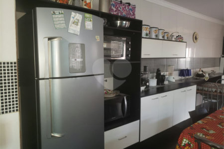 Sobrado à venda com 4 quartos, sendo 2 suítes, em Vila Mazzei, São Paulo, SP
