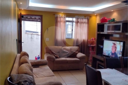 Sobrado à venda com 4 quartos, sendo 1 suíte,  em Jardim Maria Luiza, São Paulo, SP