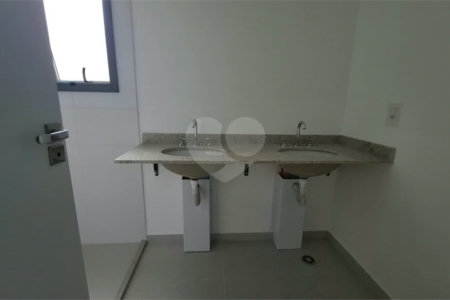 Apartamento à venda com 3 suítes em Vila Pirajussara, São Paulo, SP