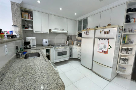 Casa à venda com 4 quartos, sendo 1 suíte, em Campo Grande, Rio de Janeiro, RJ