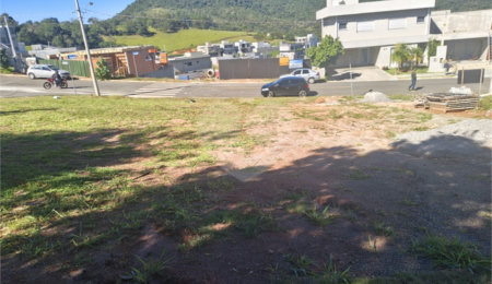 Terreno à venda com 1 quarto no condomínio Grenvield, Atibaia - SP