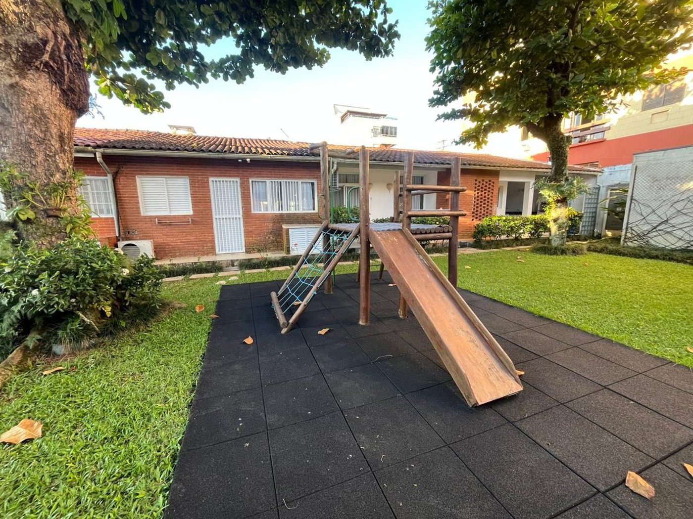 Casa com 2 dormitórios à venda, 80 m² por R$ 440.000,00 - Loteamento João Batista Julião - Guarujá/SP