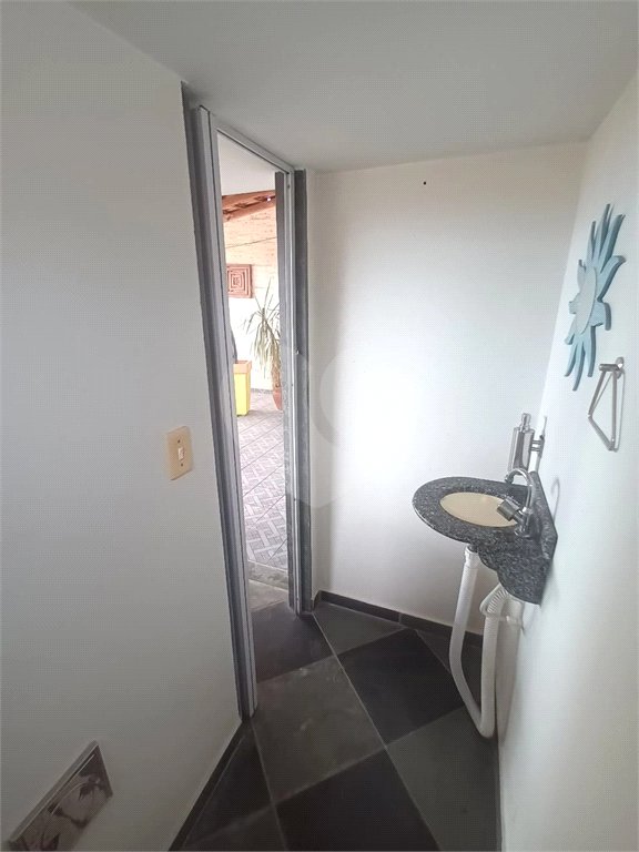 Casa à venda com 2 quartos, sendo 1 suíte, no condomínio Parque Central, Rio de Janeiro - RJ