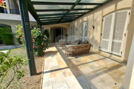 Casa à venda com 5 quartos, sendo 3 suítes,  em Alto da Boa Vista, São Paulo, SP