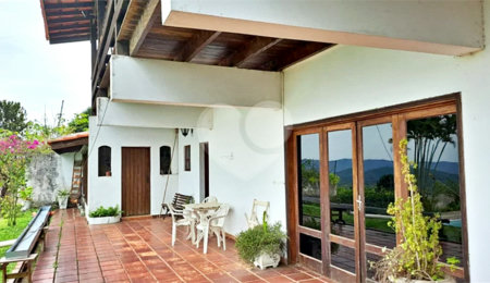 Casa à venda com 6 quartos, sendo 3 suítes,  em Serra da Cantareira, Mairiporã, SP