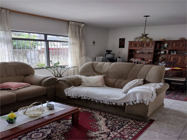 Sobrado à venda com 3 quartos em Tremembé, São Paulo, SP