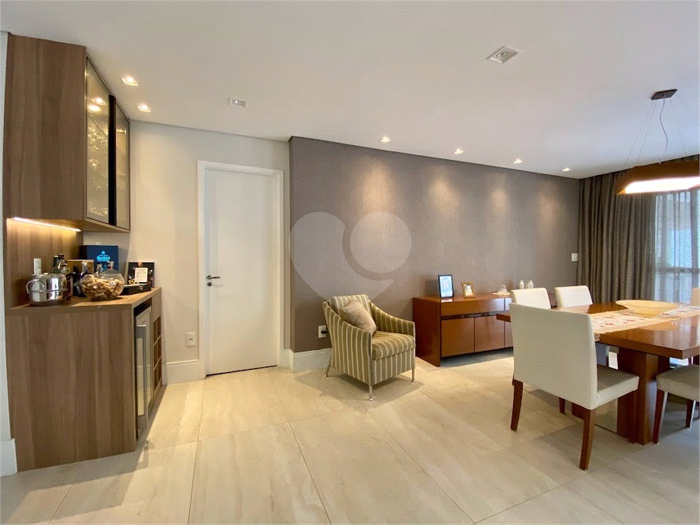 Apartamento à venda com 3 suítes em Vila Suzana, São Paulo, SP