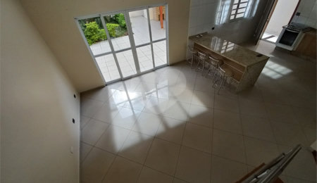 Sobrado à venda com 3 quartos, sendo 1 suíte,  em Lar São Paulo, São Paulo, SP