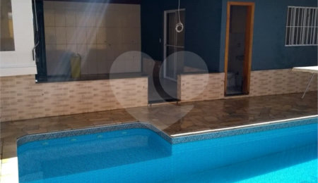 Sobrado à venda com 3 suítes em Jardim das Palmeiras, Atibaia, SP