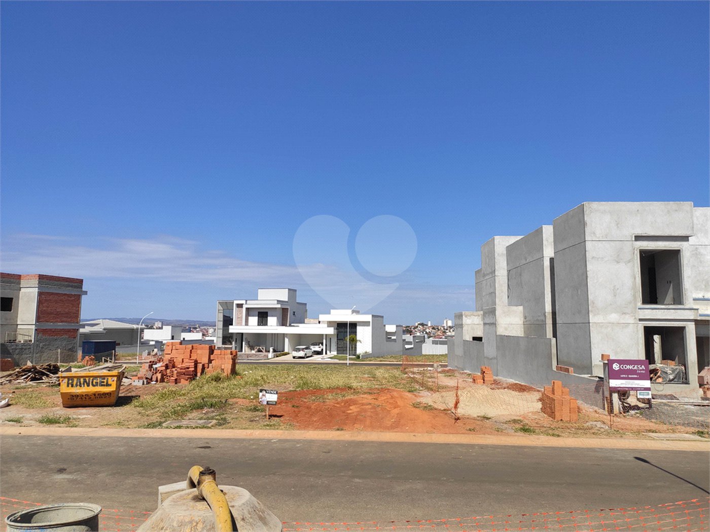 Terreno à venda no condomínio Jardim Residencial Dona Maria José, Indaiatuba - SP