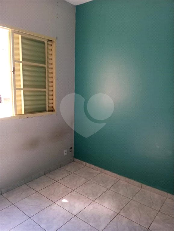 Apartamento no Condomínio Residencial Jardim das Torres.