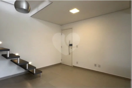 Cobertura Triplex com Mobilia parcial em Itapetinga Atibaia