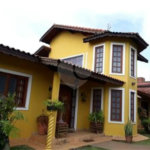 Casa à venda com 3 suítes em Estância Santa Maria do Laranjal, Atibaia, SP
